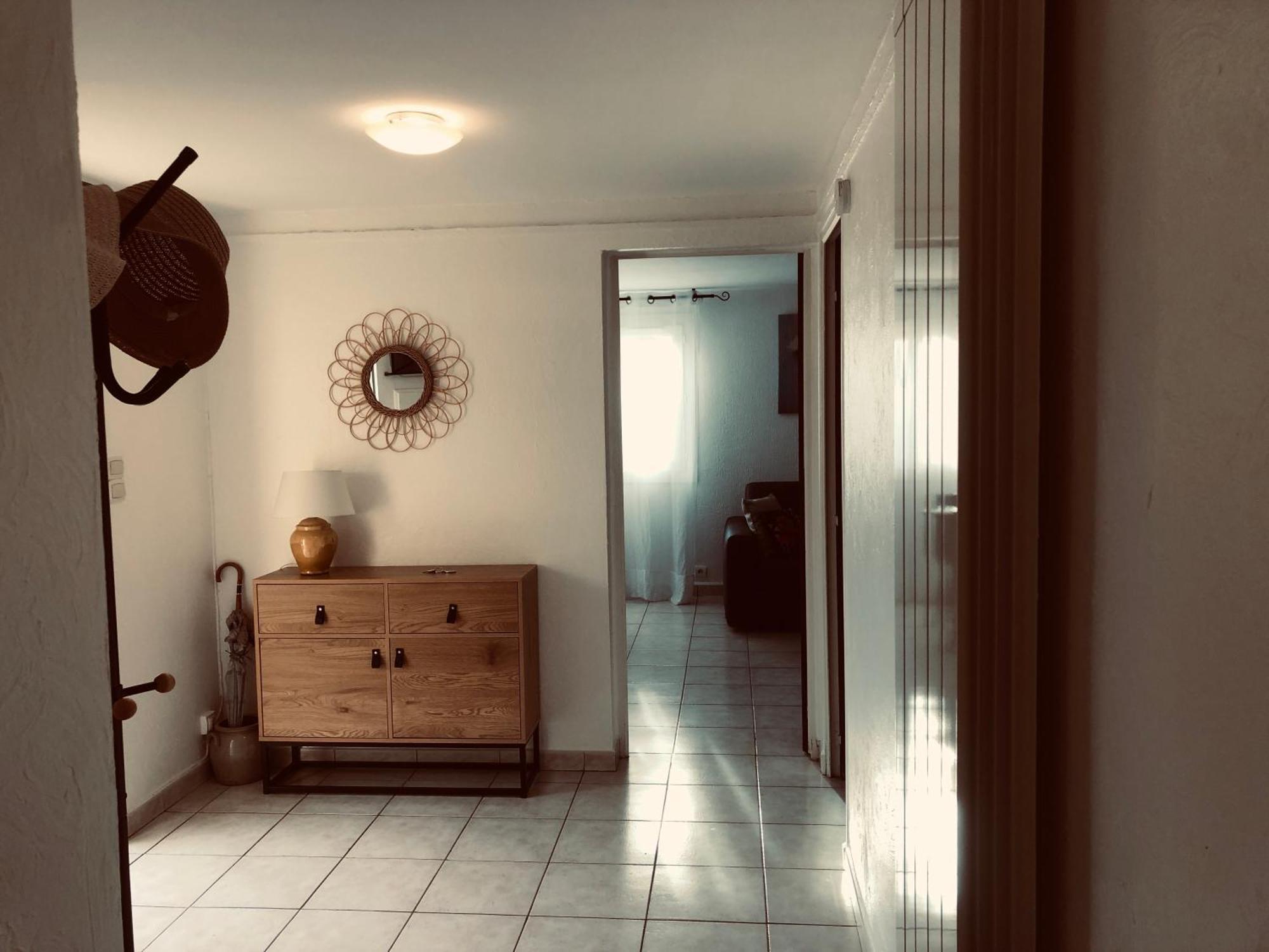 Votre Sejour A Sanary Dans Bas De Villa Avec Terrasse Vegetalisee Et Abritee Exposition Est Sud Ouest A 400M Du Centre Ville En Zone Pietonne Ou Tout Peut Se Faire A Pied Санарі-сюр-Мер Екстер'єр фото